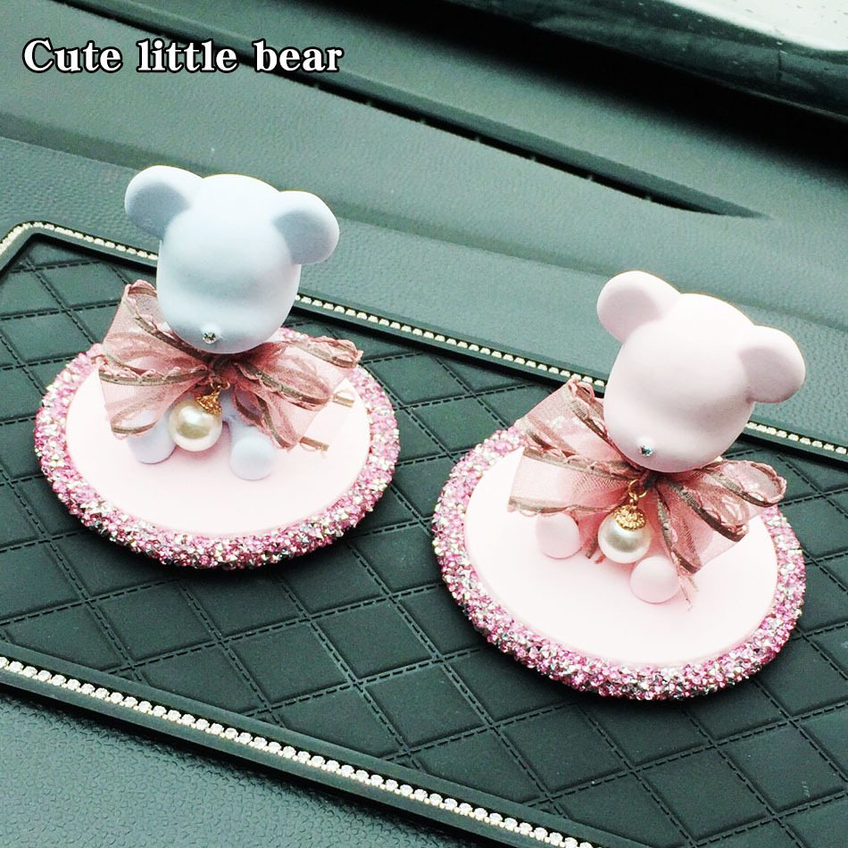Plaster bear fragrance car set up a express cartoon bear car perfume interior Plaster bear fragrance car set up a express cartoon bear car perfume interior