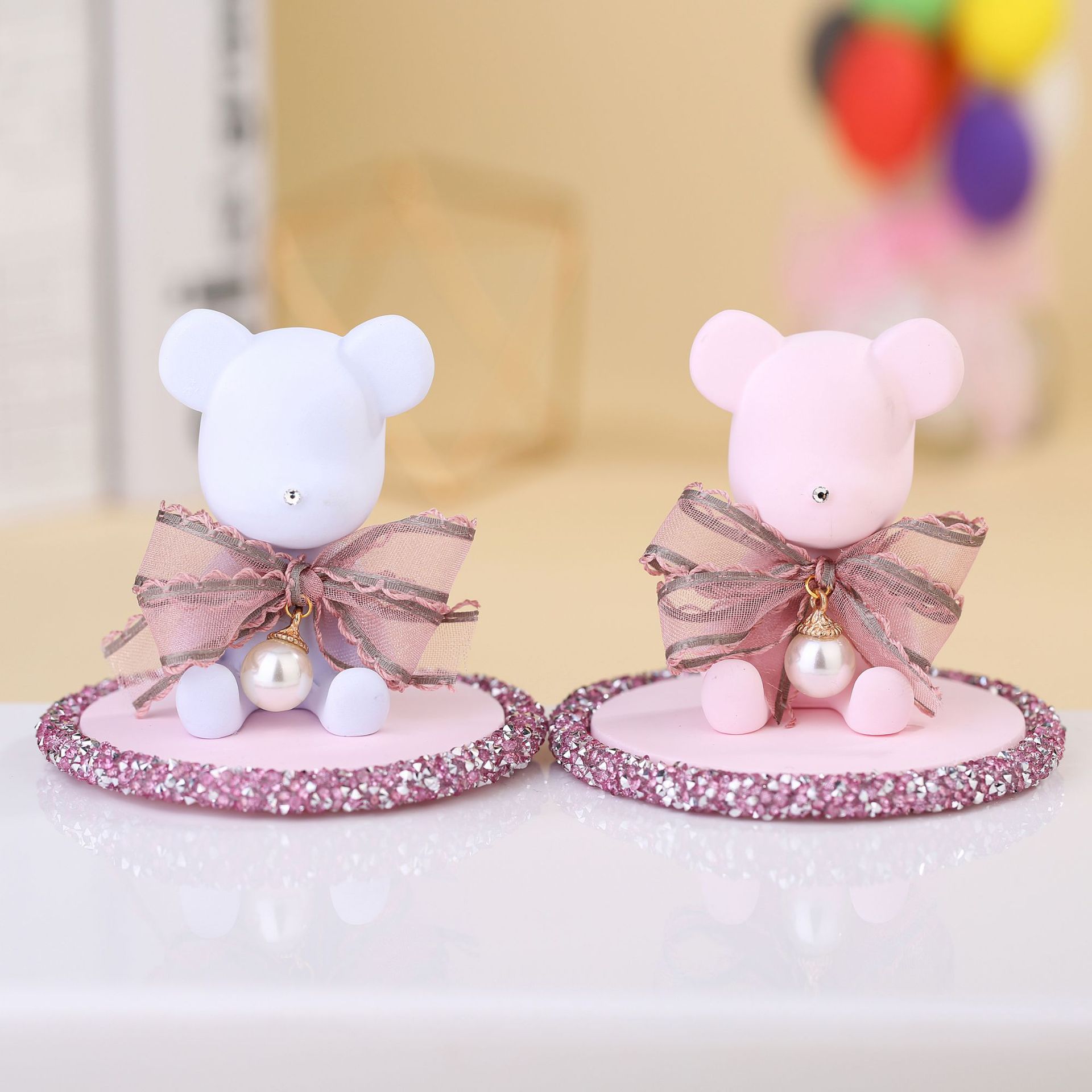 Plaster bear fragrance car set up a express cartoon bear car perfume interior Plaster bear fragrance car set up a express cartoon bear car perfume interior