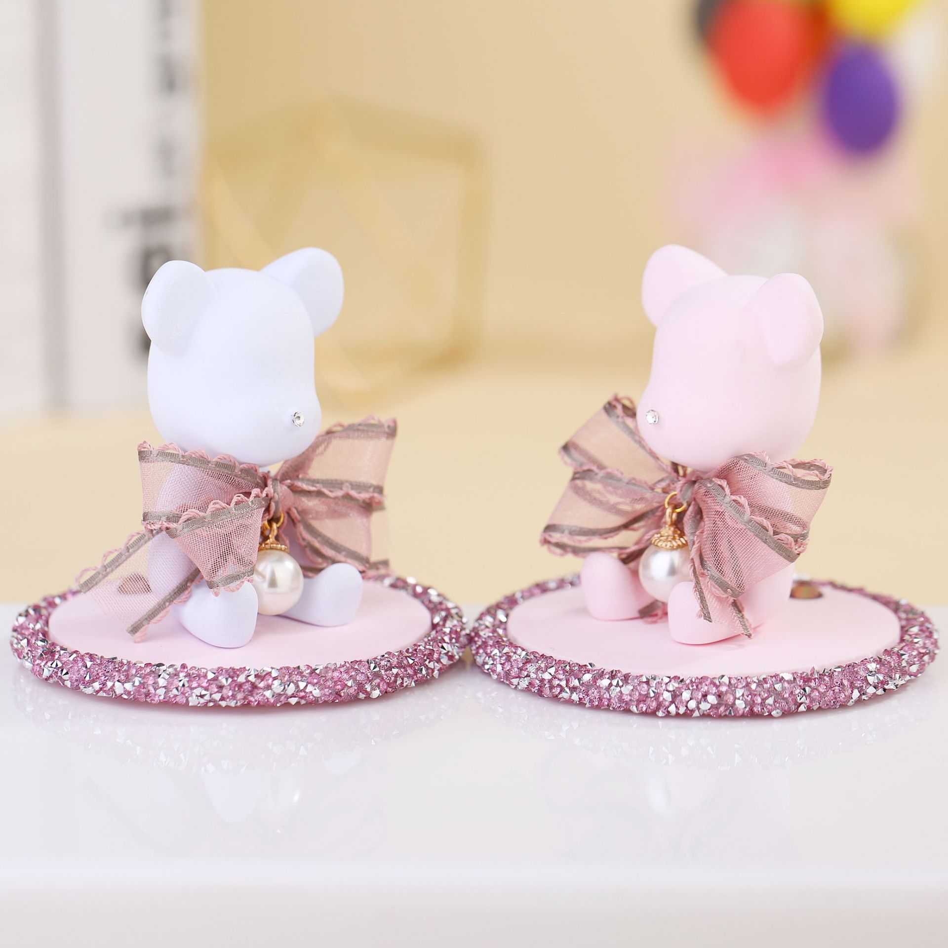 Plaster bear fragrance car set up a express cartoon bear car perfume interior Plaster bear fragrance car set up a express cartoon bear car perfume interior