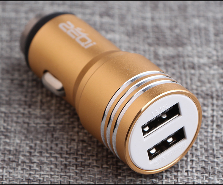 Zeki car charger dual USB car charger mobile phone charger safety hammer car charger wholesale Zeki car charger dual USB car charger mobile phone charger safety hammer car charger wholesale