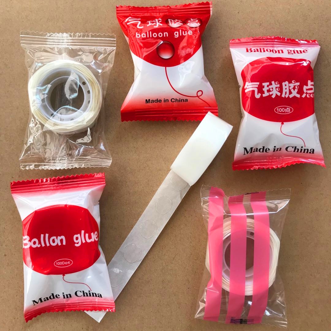 SOURCE Factory Glue Point Festival Decorations Arrangement Dots Colloidal Particle Sticky Balloon Glue Point Stickers a Roll of 100 Dots Double-Sided Adhesive Tape