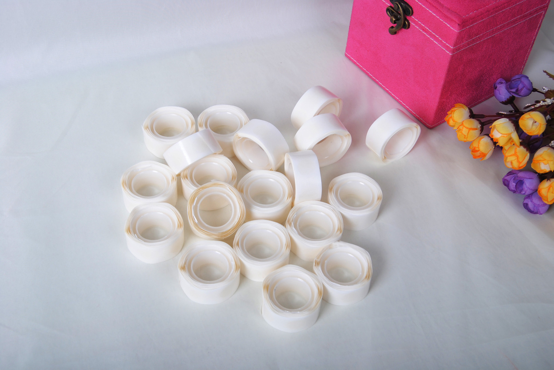 SOURCE Factory Glue Point Festival Decorations Arrangement Dots Colloidal Particle Sticky Balloon Glue Point Stickers a Roll of 100 Dots Double-Sided Adhesive Tape