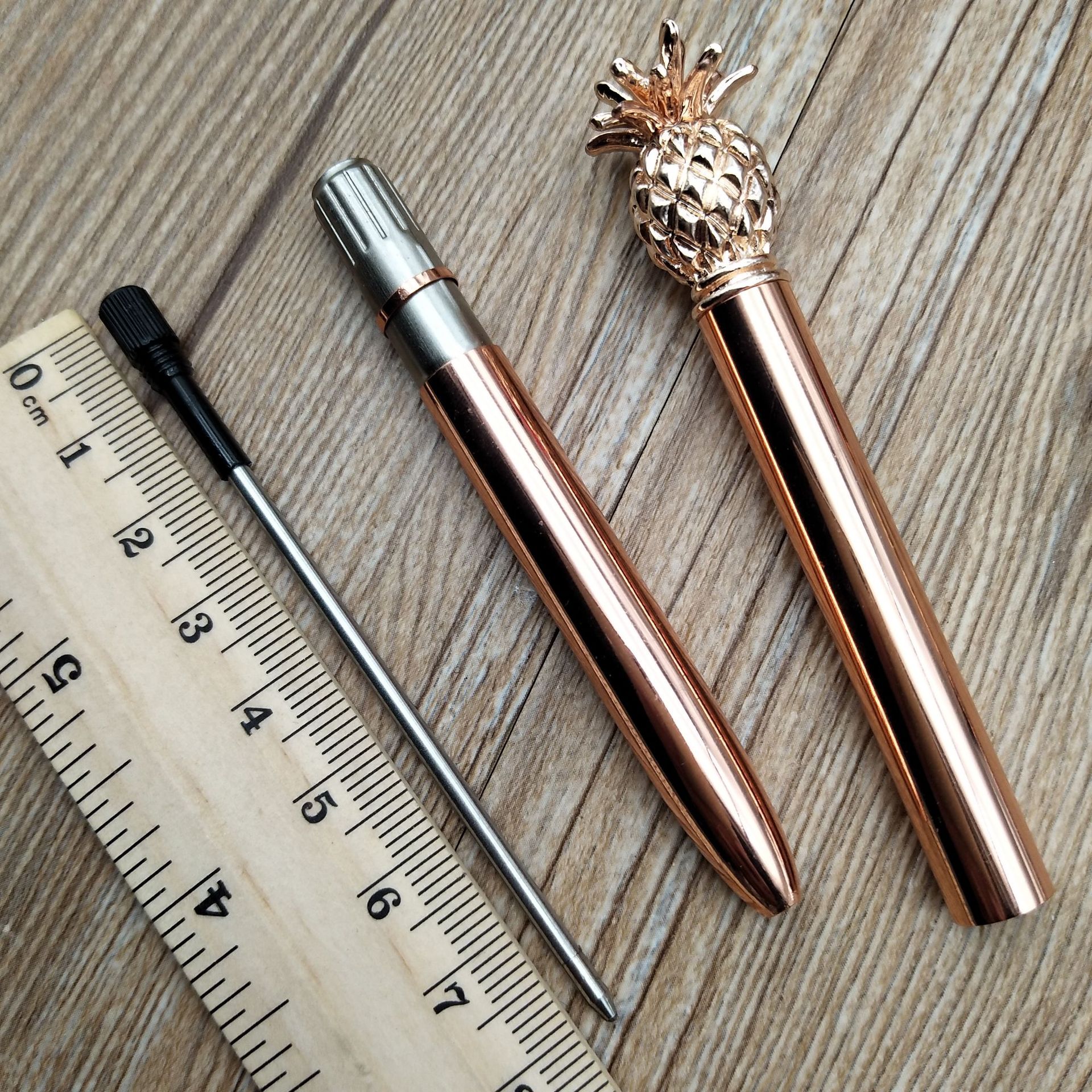 Cross-Border Supply Factory Wholesale Pineapple Pen Metal Ball Point Pen Rotary Gift Advertising Marker Spot Cross-Border Supply Factory Wholesale Pineapple Pen Metal Ball Point Pen Rotary Gift Advertising Marker Spot