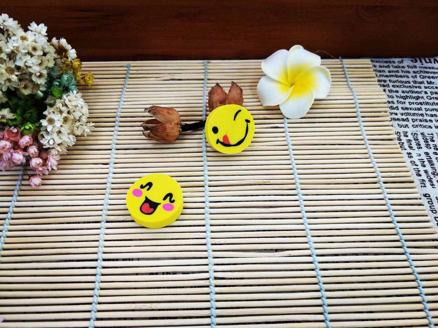 Korean Cartoon Smiley Face 4Pc Eraser School Supplies Creative Stationery Cute Expression Eraser Korean Cartoon Smiley Face 4Pc Eraser School Supplies Creative Stationery Cute Expression Eraser