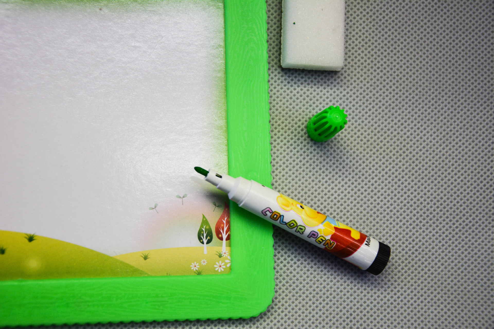 Manufacturers sell popular children's educational writing board children's teaching color drawing board 3-6 years old graffiti toys