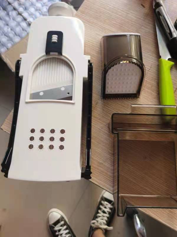 Kitchen Adjustable Multifunctional Kitchen Household Fruit-and-Vegetable Slicer Three-in-One Stainless Steel Grater Vegetable Cutter Kitchen Adjustable Multifunctional Kitchen Household Fruit-and-Vegetable Slicer Three-in-One Stainless Steel Grater Vegetable Cutter