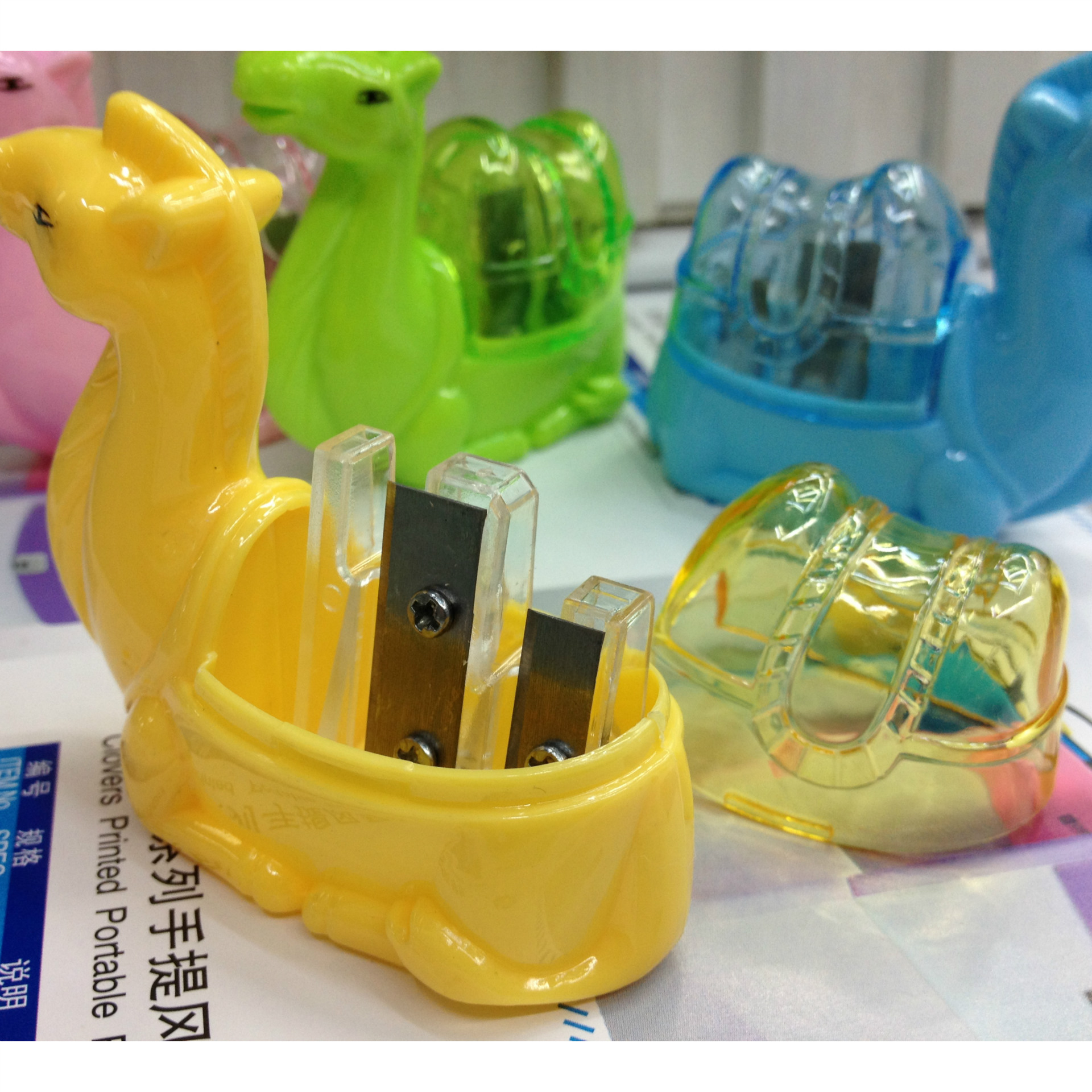 elementary school prize pencil sharpener creative camel pencil sharpener cartoon Korean students wholesale