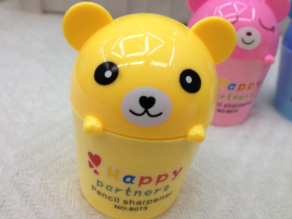 Creative stationery supplies cartoon bear pencil sharpener han edition double hole plastic pencil sharpener