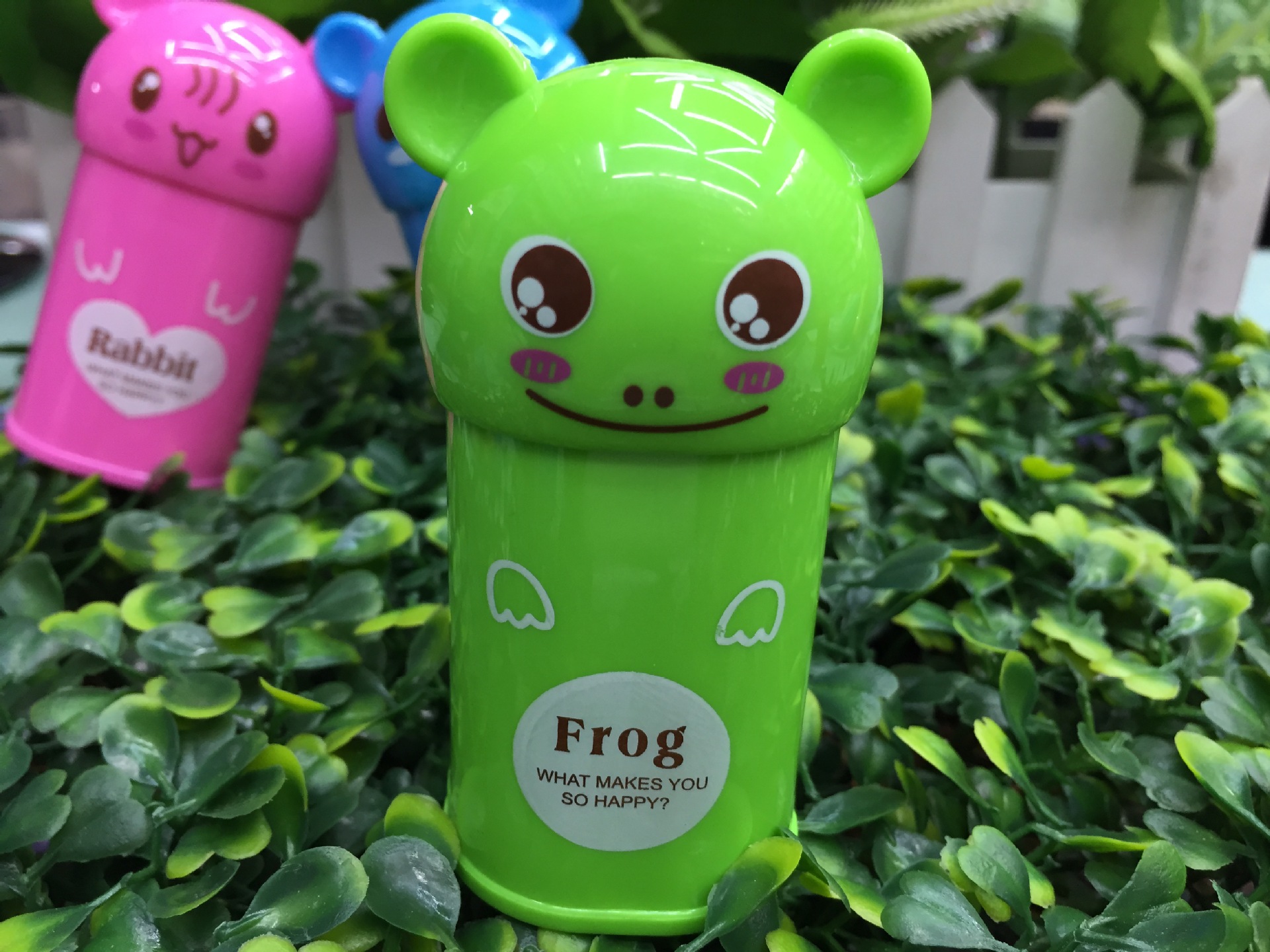 Cute bear pencil sharpener elementary school student manual double hole pencil sharpener