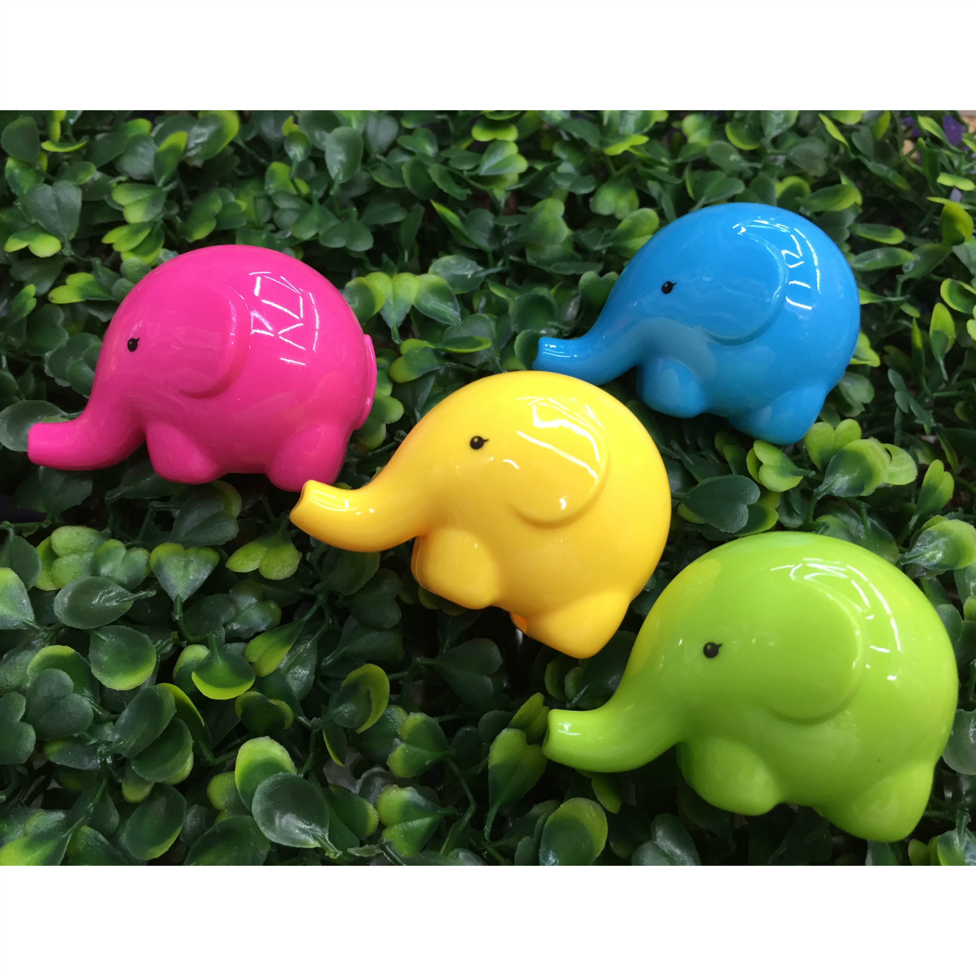 Elephant pencil sharpener cartoon small elephant pencil sharpener student pencil sharpener wholesale