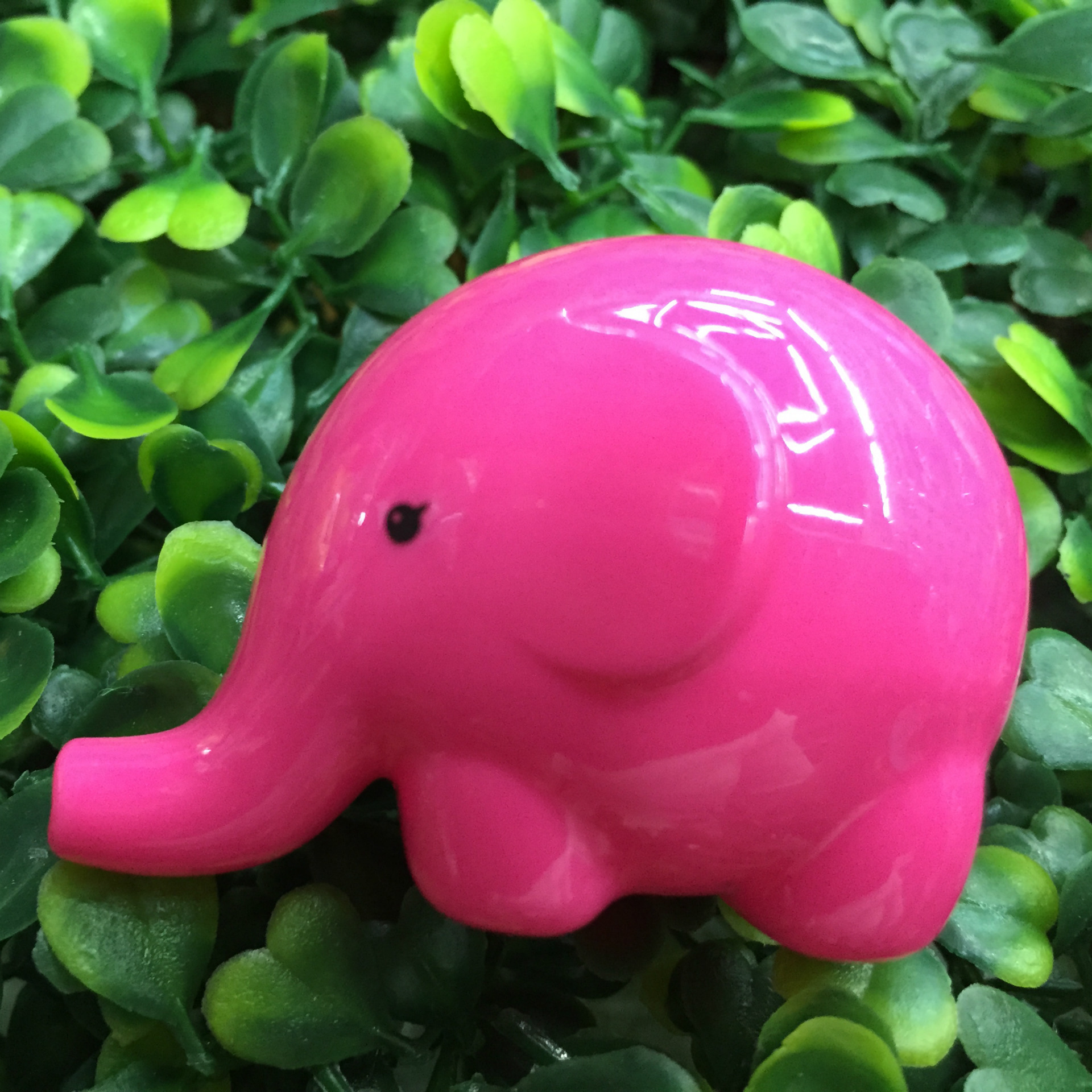 Elephant pencil sharpener cartoon small elephant pencil sharpener student pencil sharpener wholesale