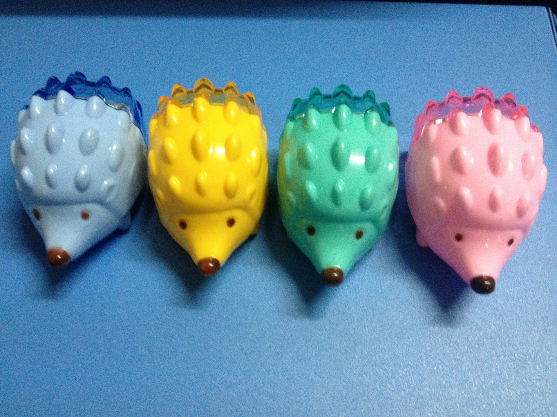 Cartoon schoolboy pencil sharpener double - hole hedgehog style pencil sharpener wholesale