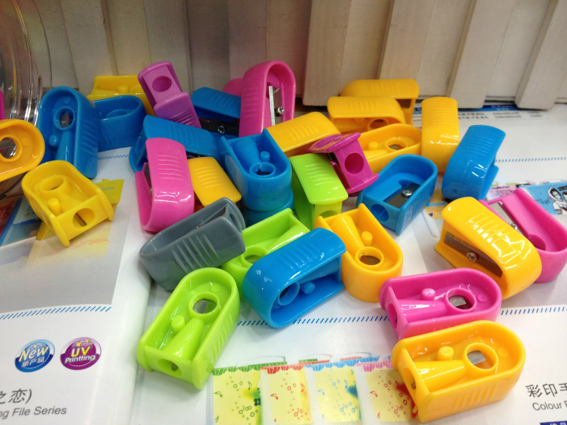 Geometric simple pencil sharpener plastic safety sharpener pencil sharpener manufacturers direct marketing