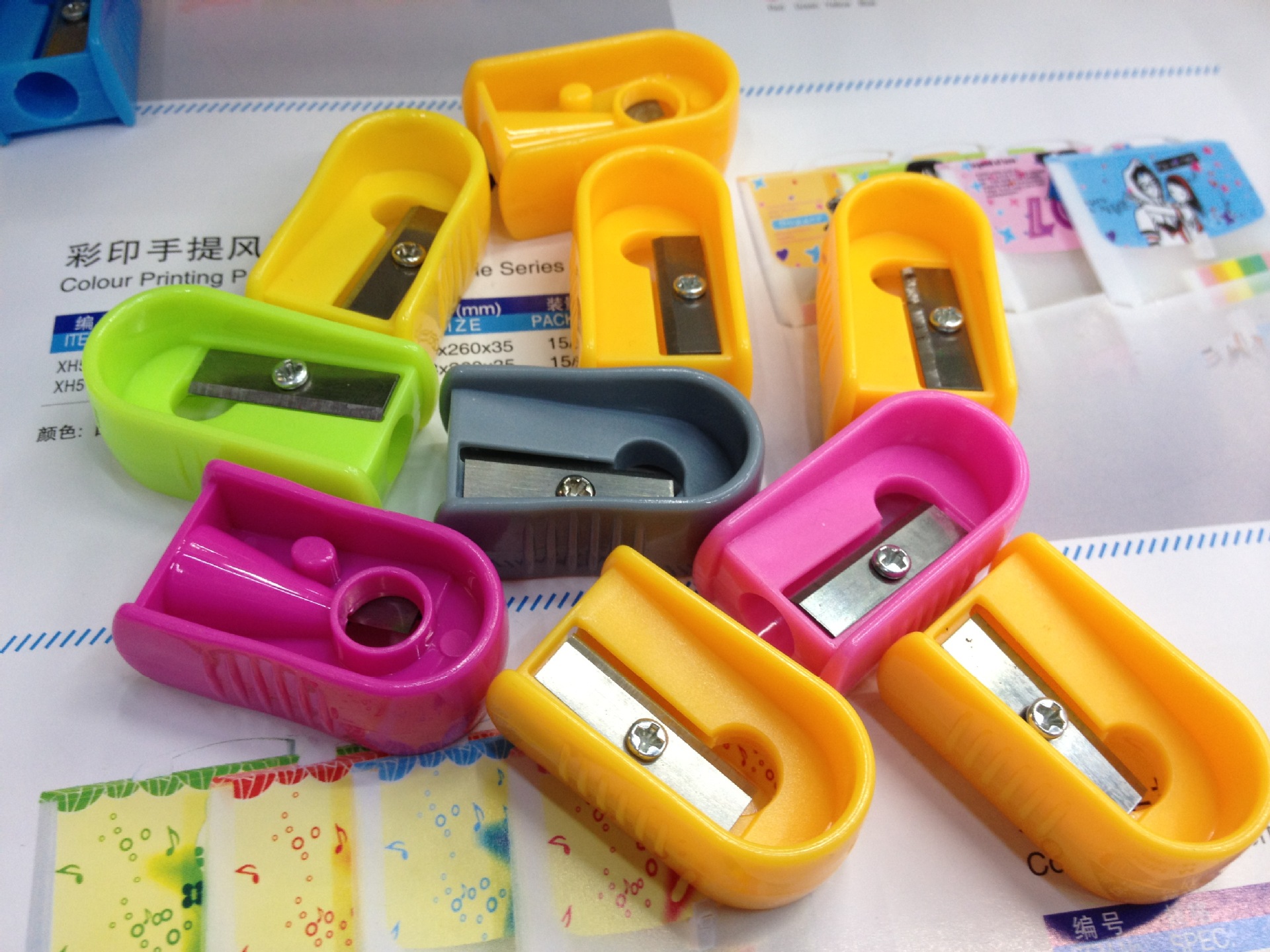 Geometric simple pencil sharpener plastic safety sharpener pencil sharpener manufacturers direct marketing Geometric simple pencil sharpener plastic safety sharpener pencil sharpener manufacturers direct marketing