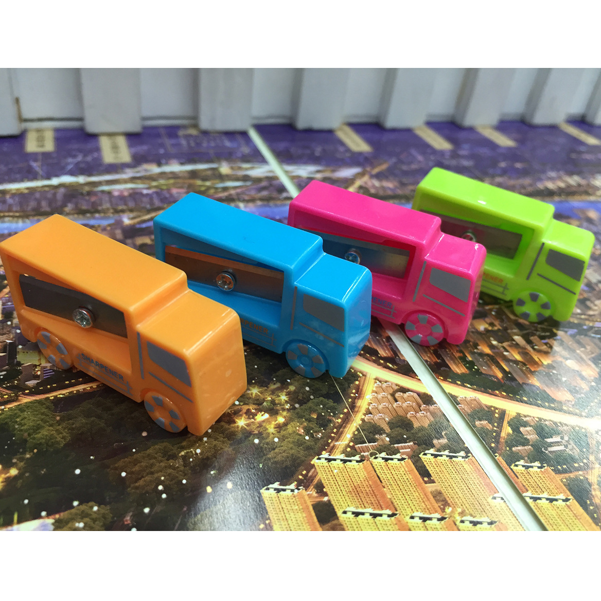 Creative car pencil sharpener quality learning tool manual sharpener wholesale