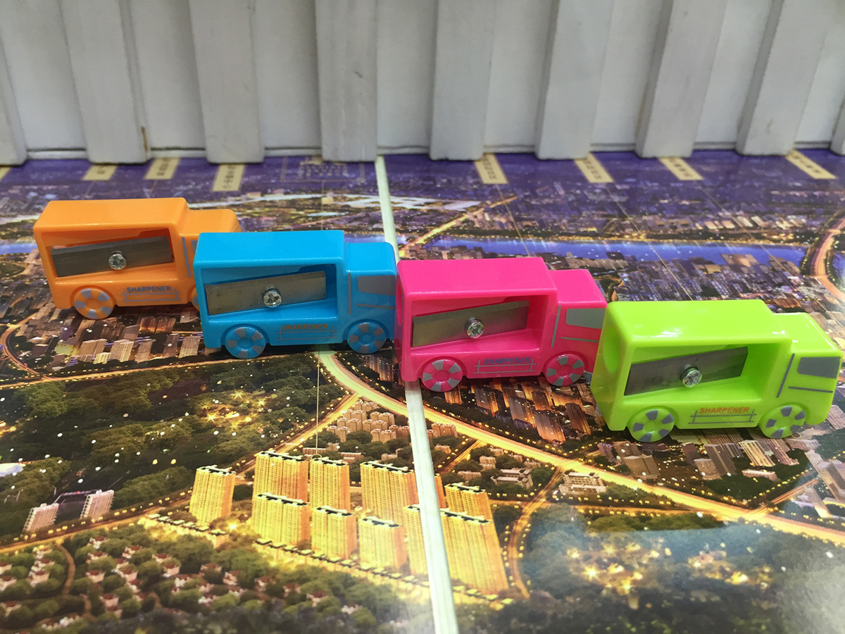 Creative car pencil sharpener quality learning tool manual sharpener wholesale Creative car pencil sharpener quality learning tool manual sharpener wholesale