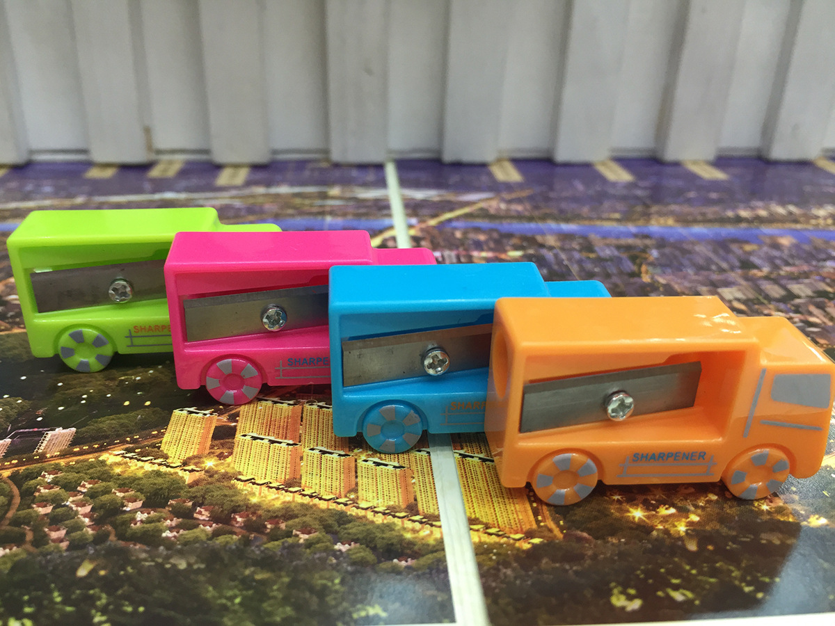 Creative car pencil sharpener quality learning tool manual sharpener wholesale Creative car pencil sharpener quality learning tool manual sharpener wholesale