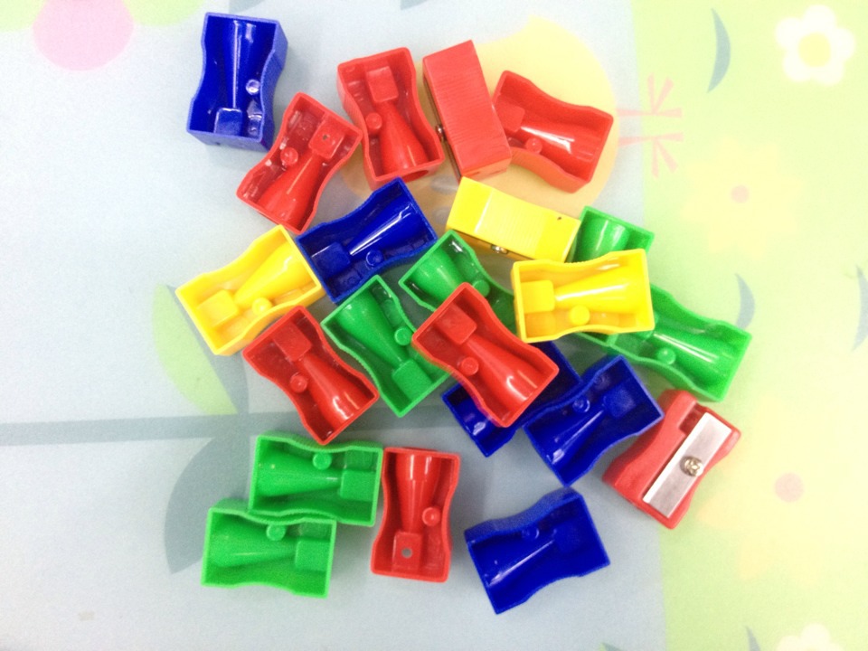 Simple compact pencil sharpener geometry single hole pencil sharpener candy color sharpener Simple compact pencil sharpener geometry single hole pencil sharpener candy color sharpener