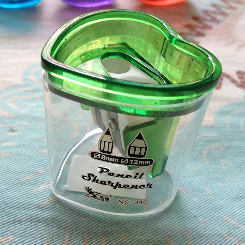 Plastic pencil sharpener hearts big hole pencil sharpener love pencil sharpener wholesale