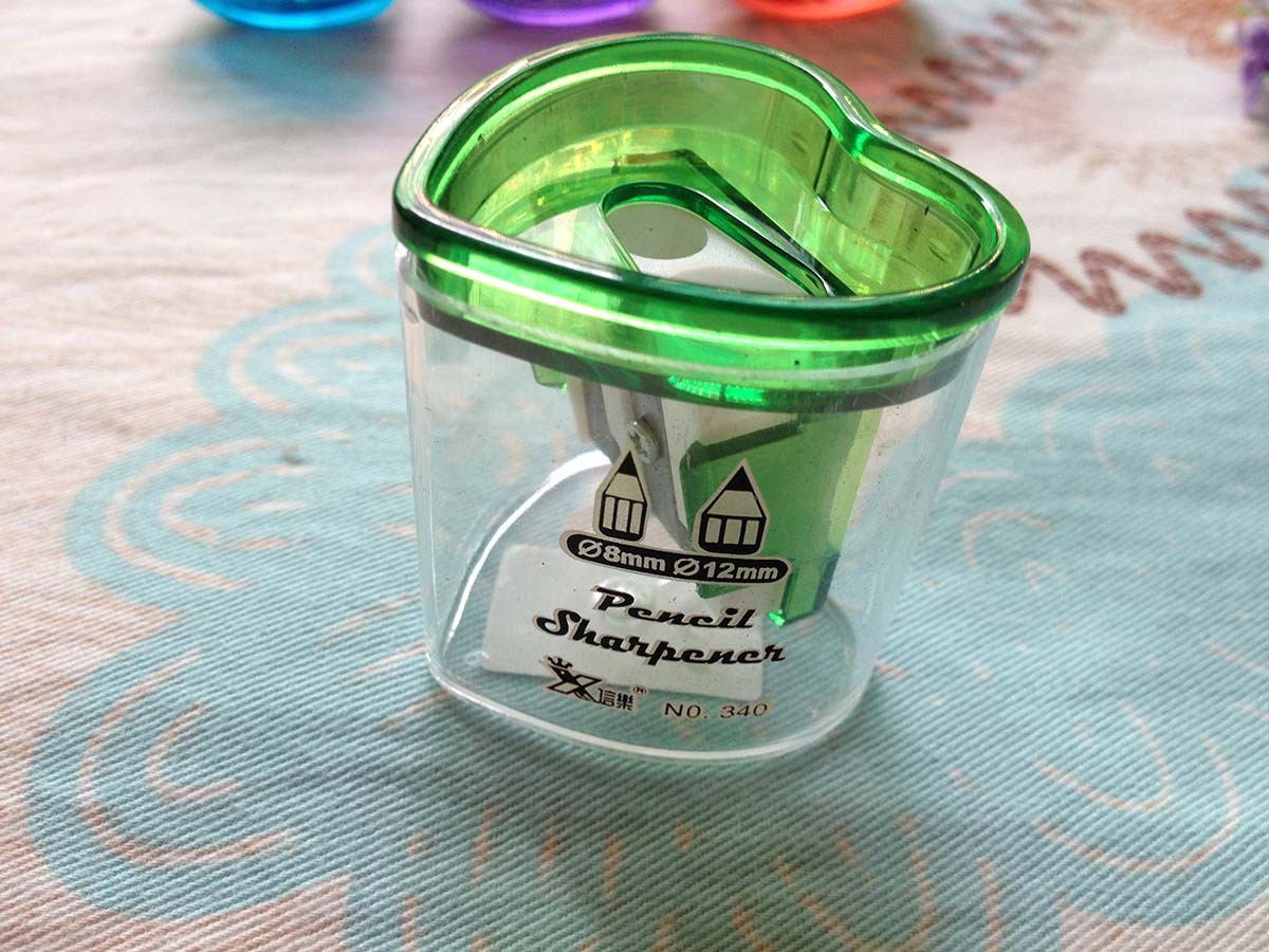 Plastic pencil sharpener hearts big hole pencil sharpener love pencil sharpener wholesale Plastic pencil sharpener hearts big hole pencil sharpener love pencil sharpener wholesale