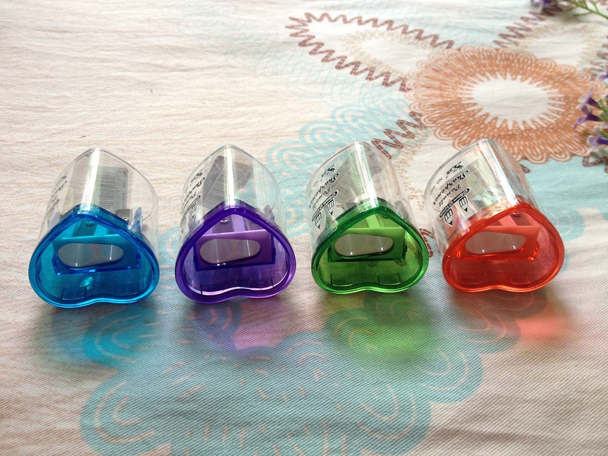 Plastic pencil sharpener hearts big hole pencil sharpener love pencil sharpener wholesale Plastic pencil sharpener hearts big hole pencil sharpener love pencil sharpener wholesale