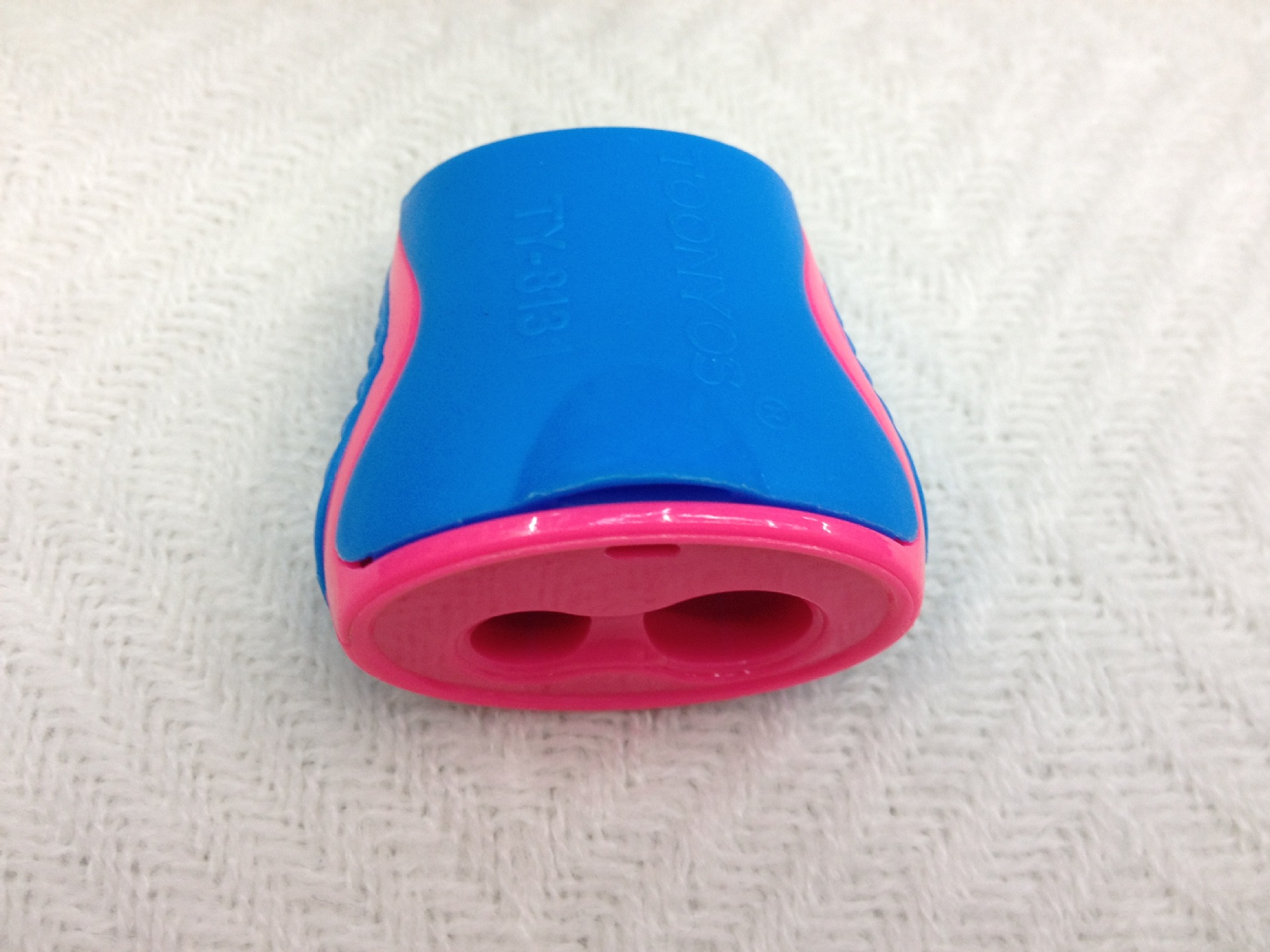 Geometric modelling double - hole pencil sharpener plastic big hole gouging wholesale Geometric modelling double - hole pencil sharpener plastic big hole gouging wholesale