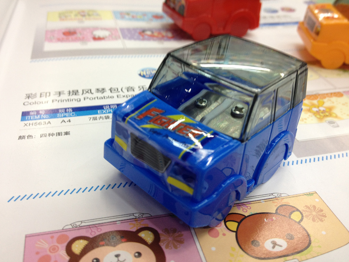 Automobile pencil sharpener supplies manufacturers of direct-sale clamshell automobile pencil sharpener pencil sharpener