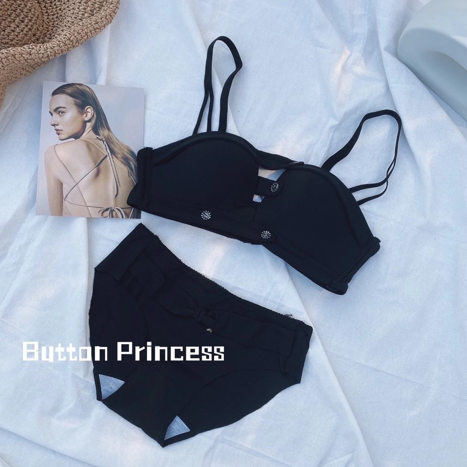 Button Girl Deep V-neck Hollow-out Underwear Comfortable Seamless Wireless Push up Adjustable Push up Accessory Breast Push up Bra Button Girl Deep V-neck Hollow-out Underwear Comfortable Seamless Wireless Push up Adjustable Push up Accessory Breast Push up Bra