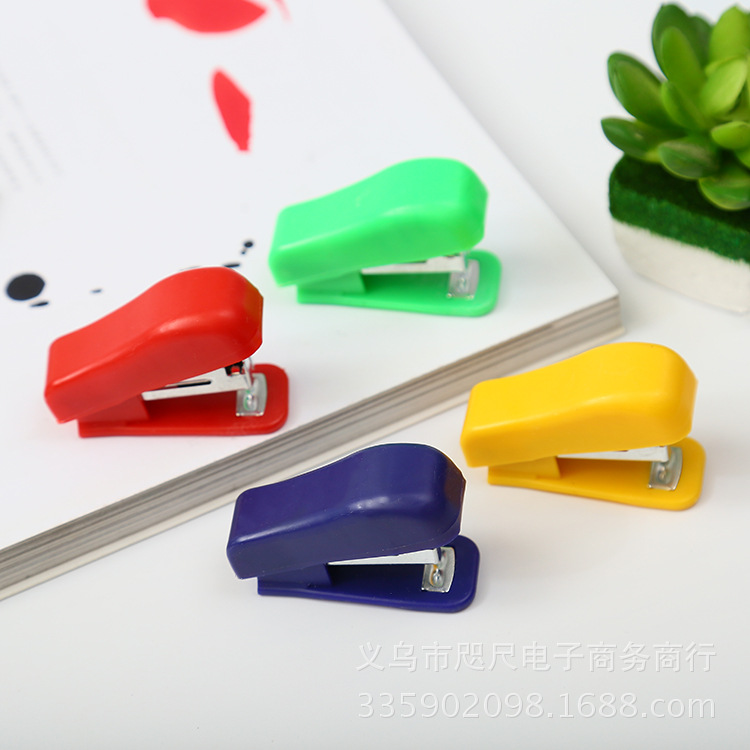 Bin bin stationery wholesale mini stapler Portable home office stapler kit Bin bin stationery wholesale mini stapler Portable home office stapler kit