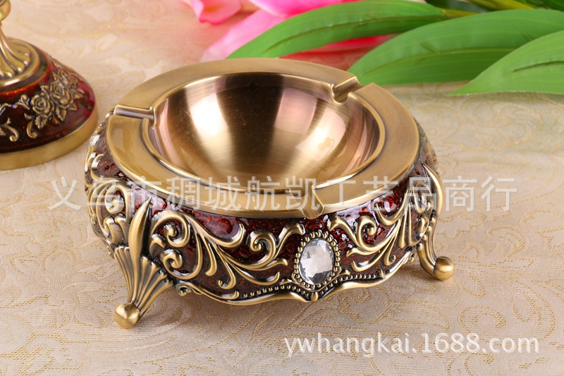 European-style imitation crocodile leather luxury metal home decor high-end ashtray European-style imitation crocodile leather luxury metal home decor high-end ashtray
