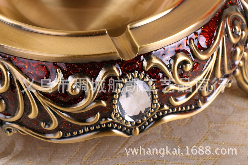 European-style imitation crocodile leather luxury metal home decor high-end ashtray European-style imitation crocodile leather luxury metal home decor high-end ashtray