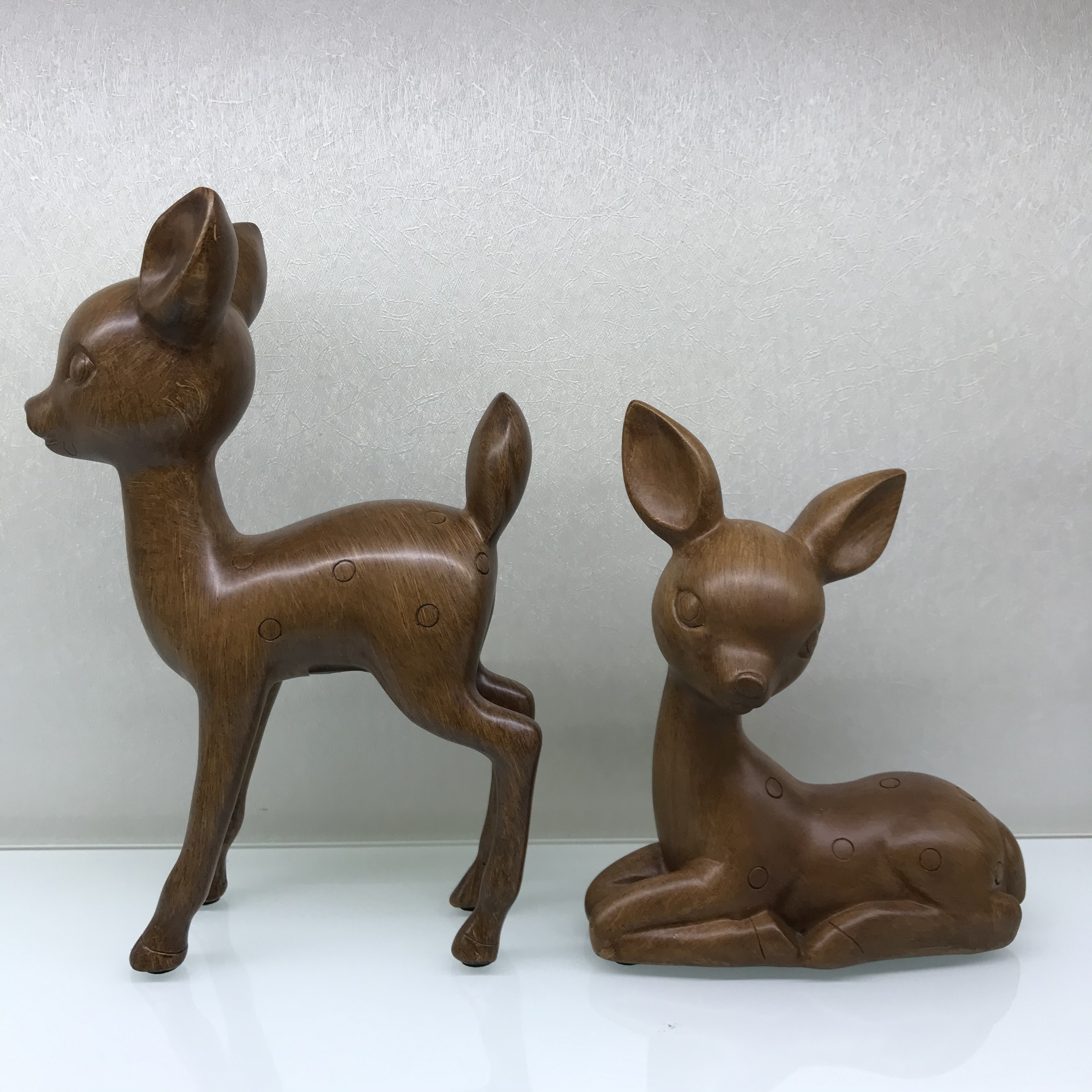 Resin Crafts Creative Wood Color Coupled Deer Couple Magpie Decoration Modern Living Room TV Cabinet Decorations Resin Crafts Creative Wood Color Coupled Deer Couple Magpie Decoration Modern Living Room TV Cabinet Decorations
