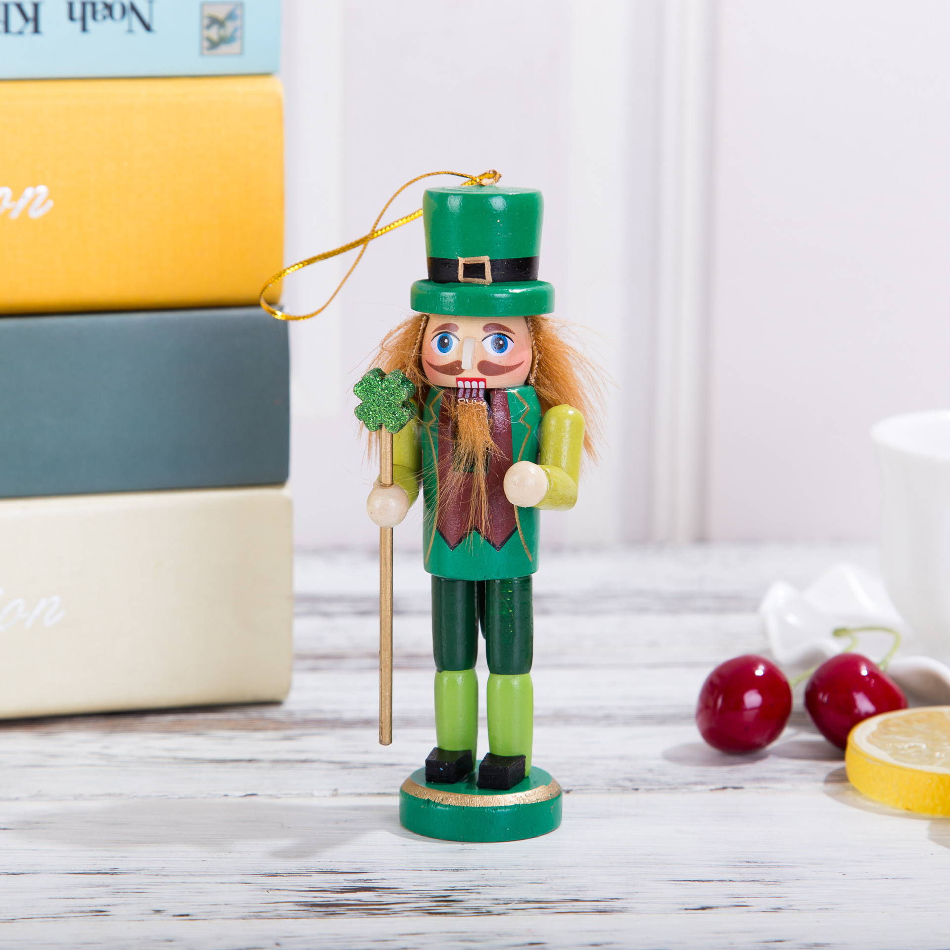 New wooden crafts Europe and the United States semi-manual wood decoration nutcracker decoration wholesale New wooden crafts Europe and the United States semi-manual wood decoration nutcracker decoration wholesale