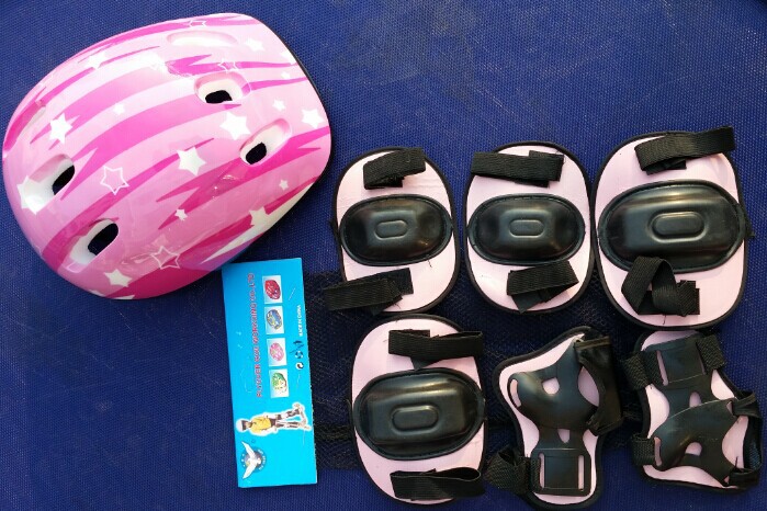 Male and Female Adults the Skating Shoes Children Full Set Skates Flashing Wheel Straight-Row Roller Skate Factory Direct Supply Wholesale Male and Female Adults the Skating Shoes Children Full Set Skates Flashing Wheel Straight-Row Roller Skate Factory Direct Supply Wholesale
