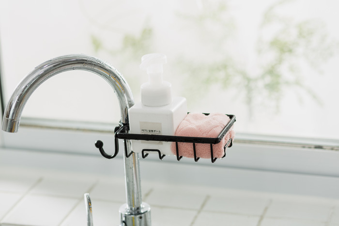 Tap water rack sink for household kitchen supplies sink sponge towel rack without holes Tap water rack sink for household kitchen supplies sink sponge towel rack without holes