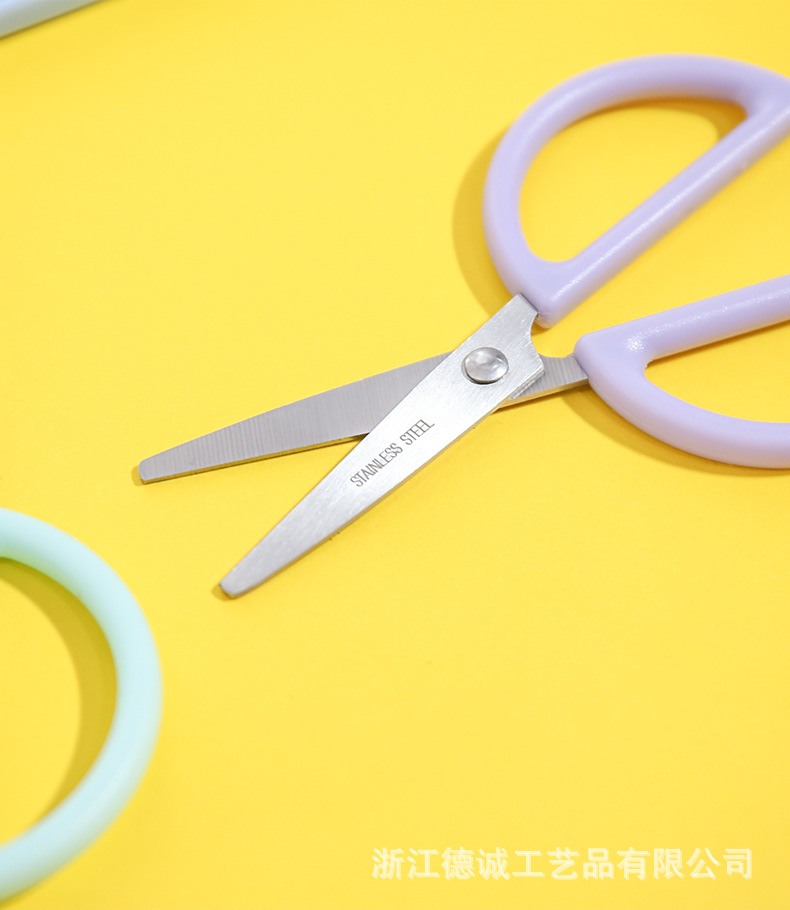 Manufacturer's Innovative Household Office Supplies Scissors Stainless Steel Student Scissors Paper Cut by Hand Safety Scissors Manufacturer's Innovative Household Office Supplies Scissors Stainless Steel Student Scissors Paper Cut by Hand Safety Scissors