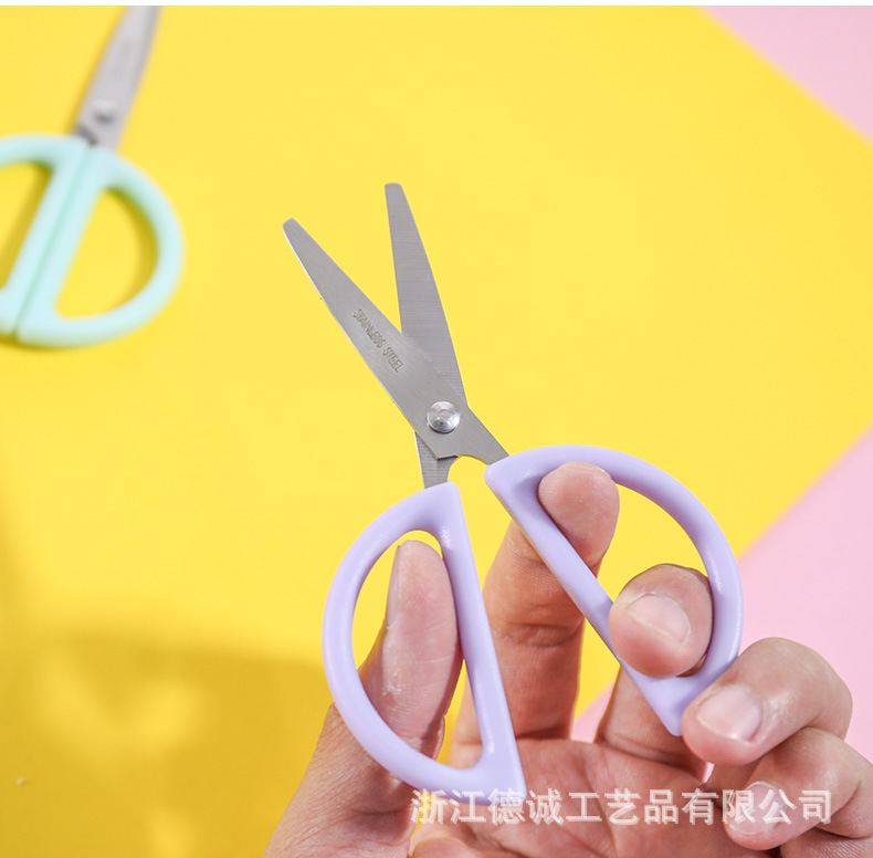 Manufacturer's Innovative Household Office Supplies Scissors Stainless Steel Student Scissors Paper Cut by Hand Safety Scissors Manufacturer's Innovative Household Office Supplies Scissors Stainless Steel Student Scissors Paper Cut by Hand Safety Scissors