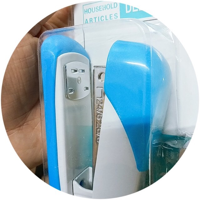 Chang tai household medium stapler set binding needle + stapler office supplies Chang tai household medium stapler set binding needle + stapler office supplies