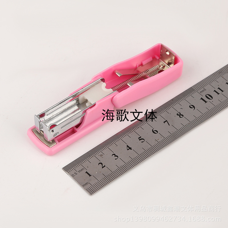 Office stationery 6801 cute cartoon style 405 stapler + staple set Office stationery 6801 cute cartoon style 405 stapler + staple set