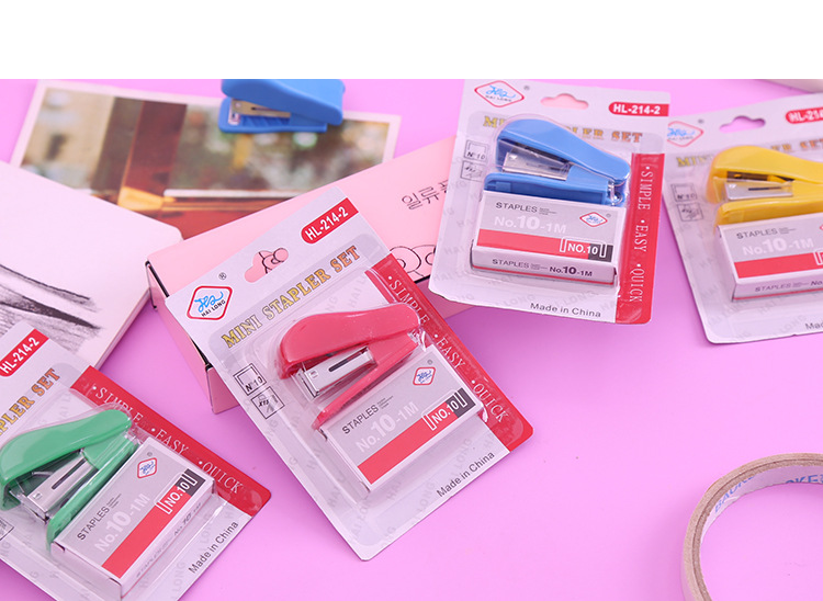 Cartoon Stapler Kit Cute Mini Stapler 10# Staple Office Supplies Student Prize Small Gift Cartoon Stapler Kit Cute Mini Stapler 10# Staple Office Supplies Student Prize Small Gift