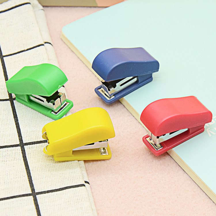 Factory Direct Sales Mini Stapler Small Gift Stapler Creative Style Customized Style Plastic Stapler Factory Direct Sales Mini Stapler Small Gift Stapler Creative Style Customized Style Plastic Stapler
