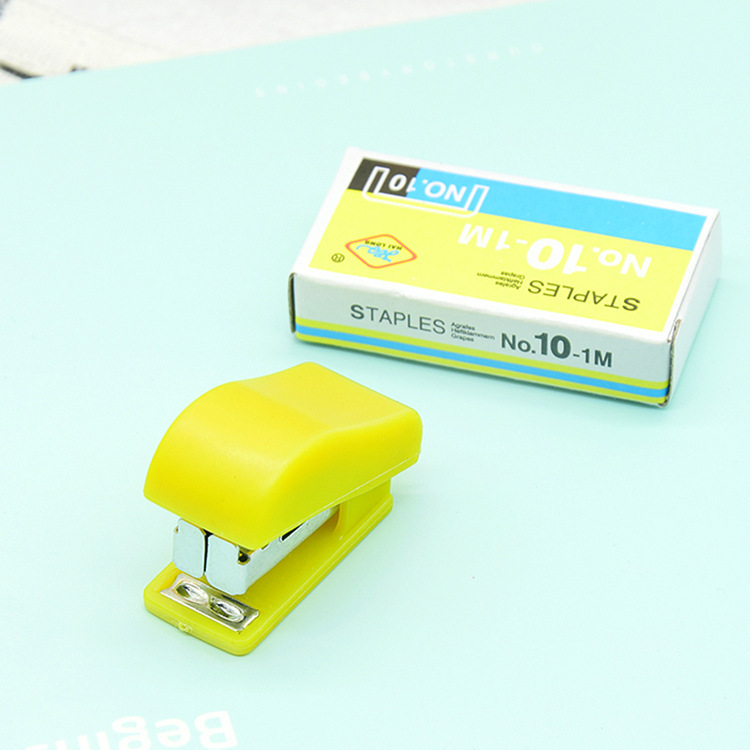 Factory Direct Sales Mini Stapler Small Gift Stapler Creative Style Customized Style Plastic Stapler Factory Direct Sales Mini Stapler Small Gift Stapler Creative Style Customized Style Plastic Stapler