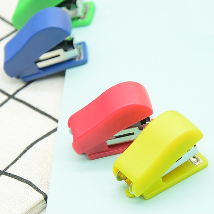 Factory Direct Sales Mini Stapler Small Gift Stapler Creative Style Customized Style Plastic Stapler Factory Direct Sales Mini Stapler Small Gift Stapler Creative Style Customized Style Plastic Stapler