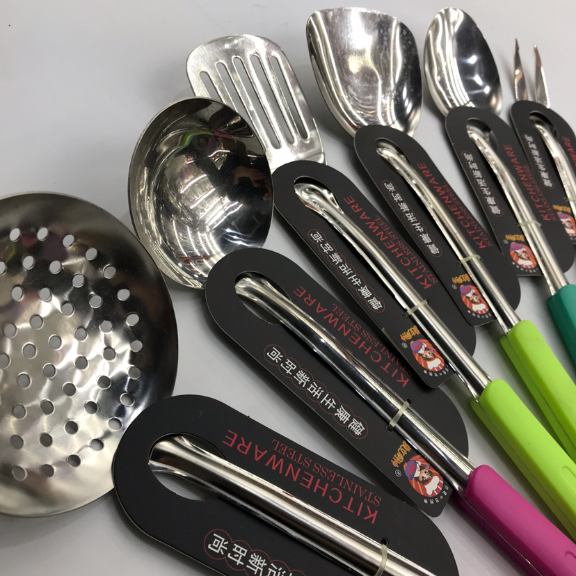 Stainless Steel Kitchenware 1.5cm Non-Magnetic Gold Key Hole Handle Anti-Scald Porridge Colander Spatula Leaking Long Tongue Spoon Can Be Customized Stainless Steel Kitchenware 1.5cm Non-Magnetic Gold Key Hole Handle Anti-Scald Porridge Colander Spatula Leaking Long Tongue Spoon Can Be Customized