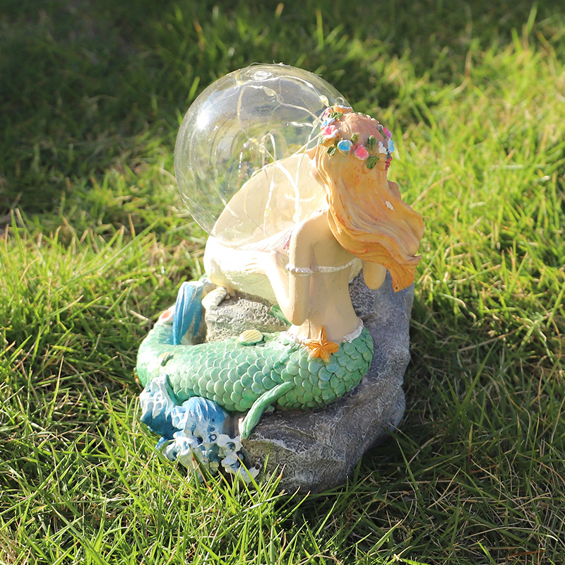 Garden Decorations American Luminous Christmas Crystal Ball Resin Crafts Mermaid Ornaments Wholesale New Year&#039;s Day Gifts