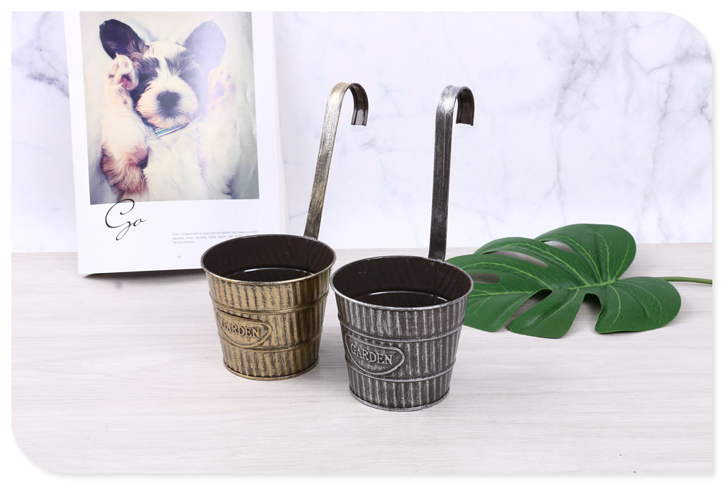 Vintage Distressed Iron Sheet Hook Bucket Iron Flowerpot Balcony Desk Small Flower Bucket Idyllic Style Hanging Basin Vintage Distressed Iron Sheet Hook Bucket Iron Flowerpot Balcony Desk Small Flower Bucket Idyllic Style Hanging Basin