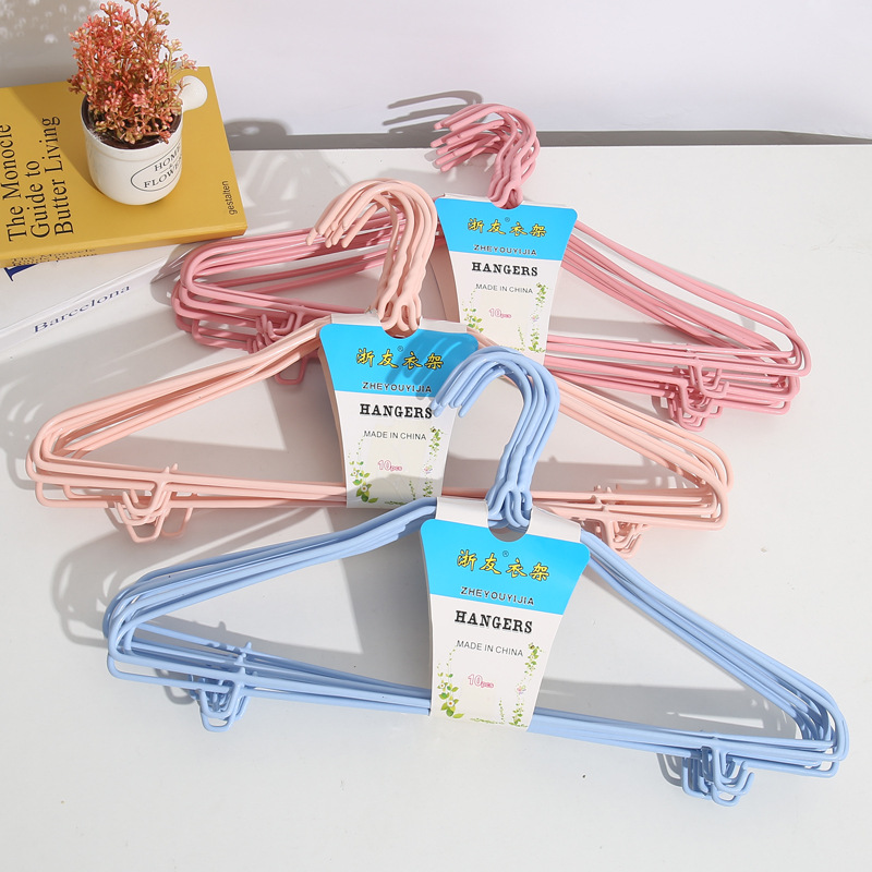 615 New Pure Powder Clothes Hanger Plastic Dipping Seamless Iron Wire Non-Slip Bold Wet and Dry Adult Hanger with Hook