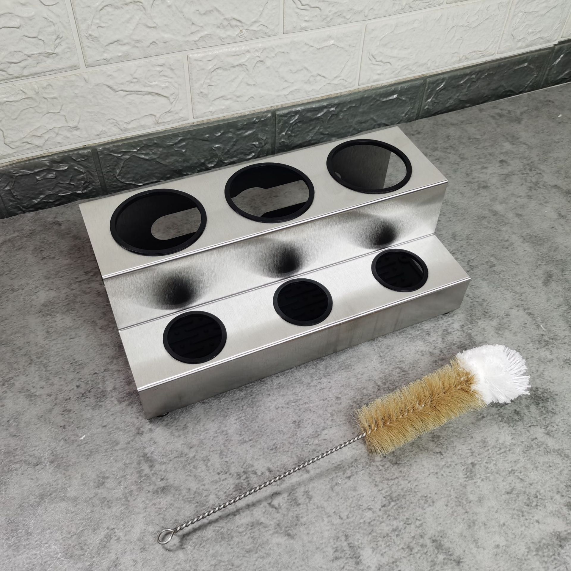 Amazon Stainless Steel Soda Bottle Draining Rack Soda Glass Cup Anti-Moisture Rack with Silica Gel Pad Brush Rack