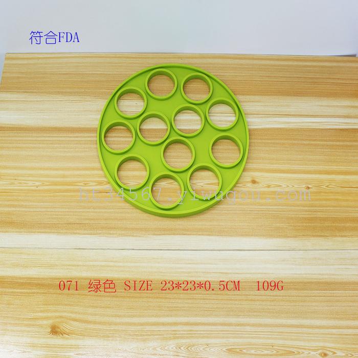 Explosion, thickened 85g waterproof table mat silicone honeycomb heat insulation pad Explosion, thickened 85g waterproof table mat silicone honeycomb heat insulation pad