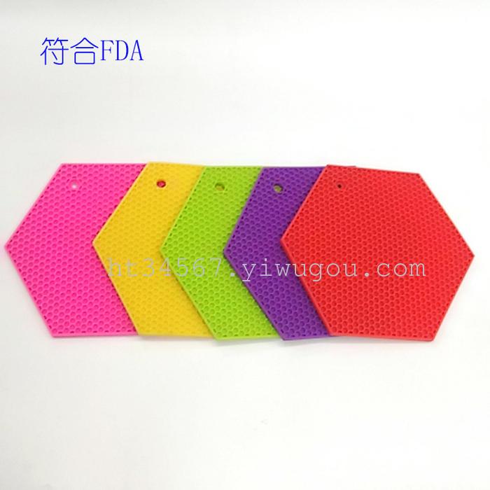 Explosion, thickened 85g waterproof table mat silicone honeycomb heat insulation pad Explosion, thickened 85g waterproof table mat silicone honeycomb heat insulation pad